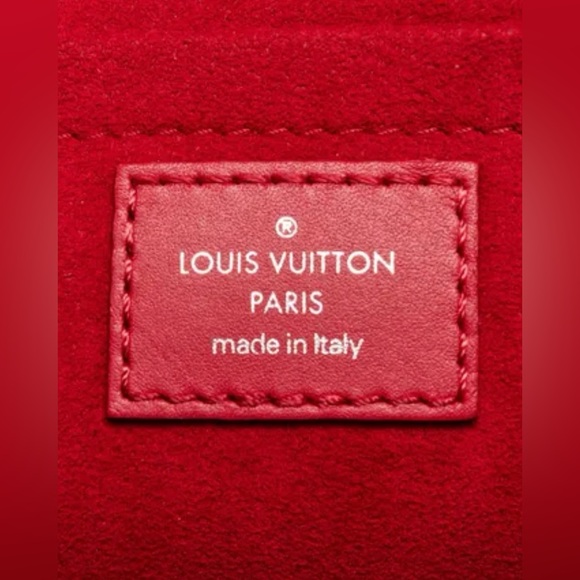 LOUIS VUITTON
Red Quilted Leather New Wave Chain PM Bag/Gently used - Picture 12 of 12